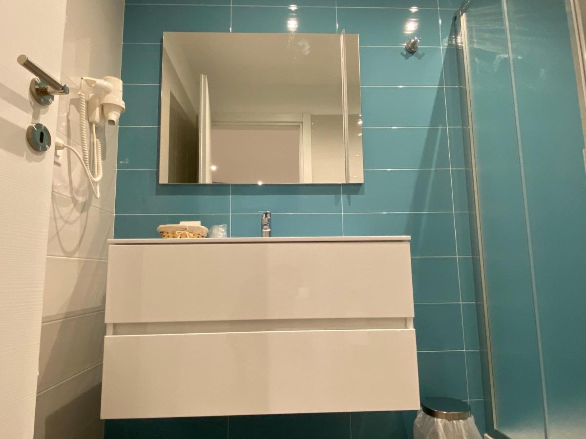 Torre Del Mare Rooms Bergeggi Bagian luar foto