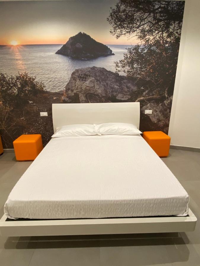 Torre Del Mare Rooms Bergeggi Bagian luar foto