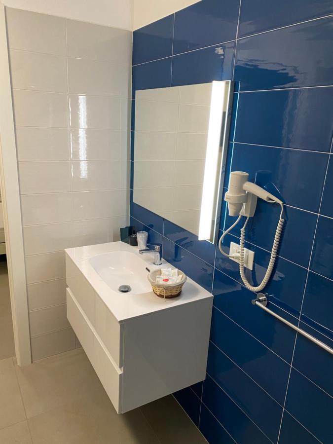 Torre Del Mare Rooms Bergeggi Bagian luar foto