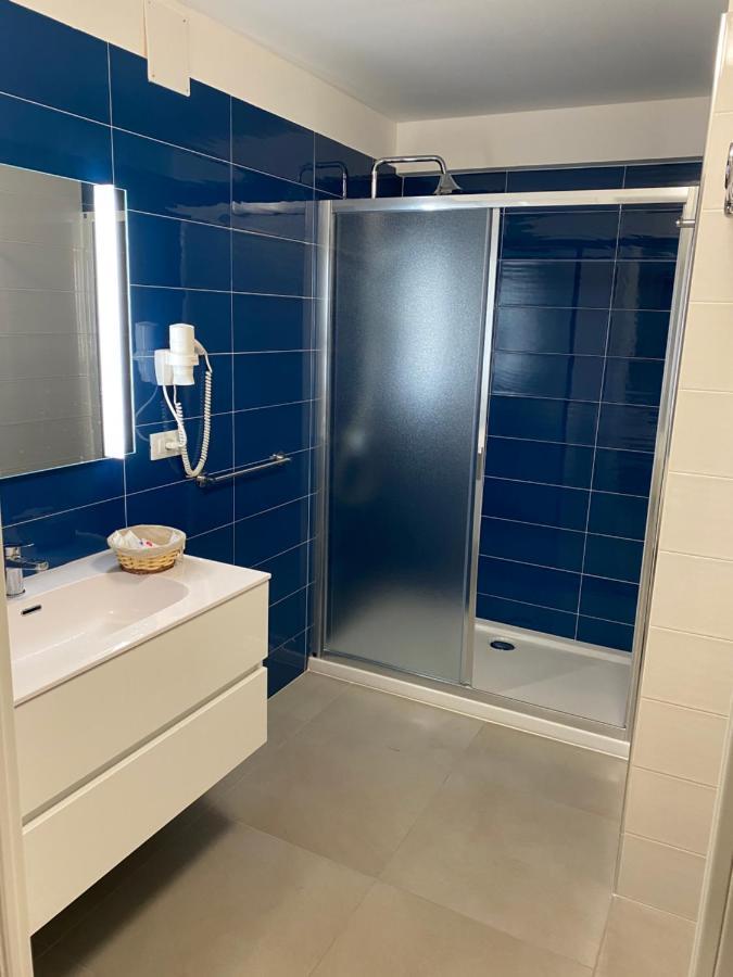 Torre Del Mare Rooms Bergeggi Bagian luar foto